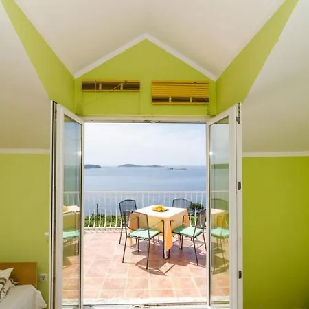 Apartment Sandito-one-bedroom With Balcony And Sea View *