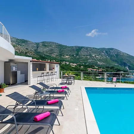 Sandito-one-bedroom With Balcony And Sea View Apartman