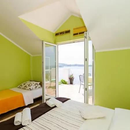 Apartman Sandito-one-bedroom With Balcony And Sea View